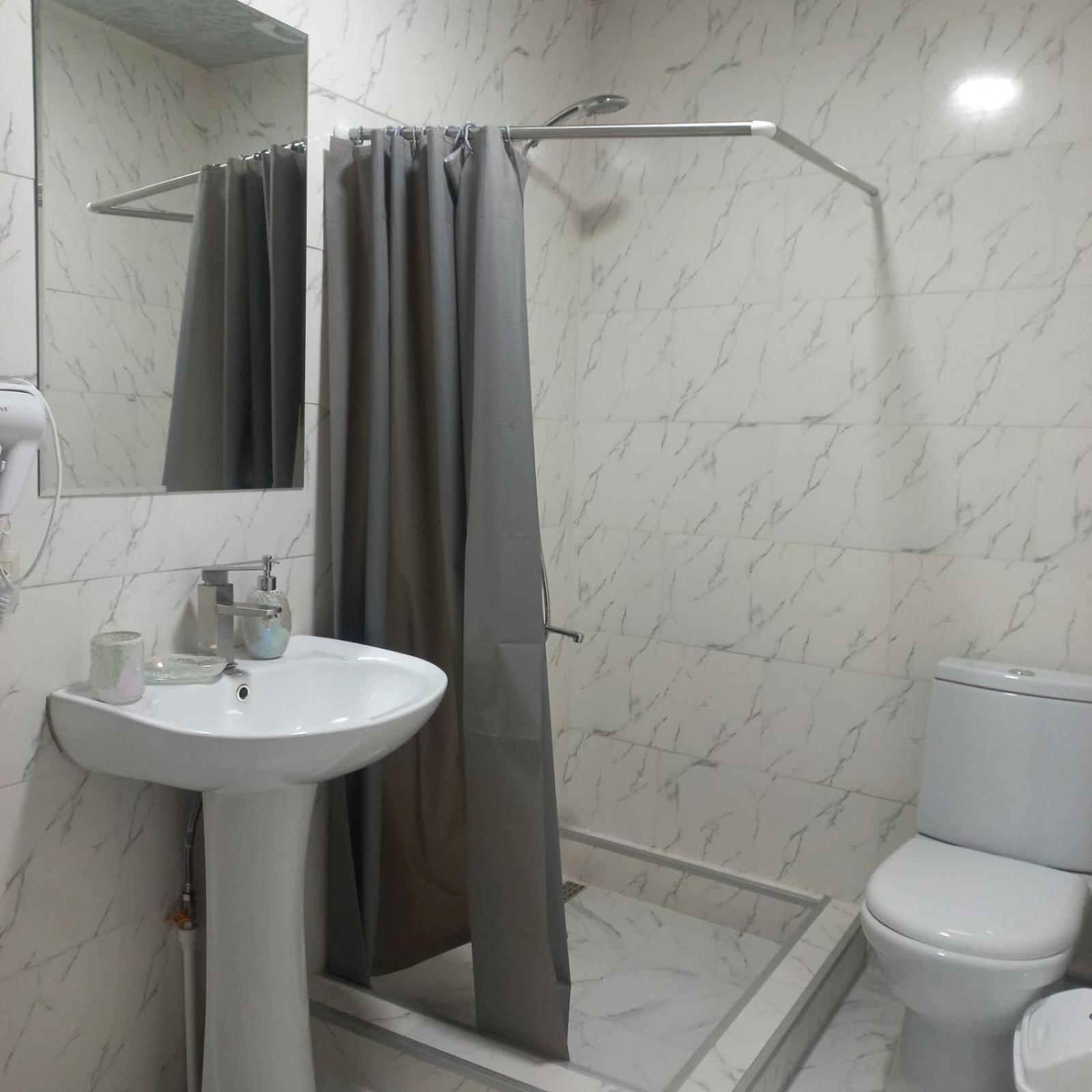 Ira & Vaso'S Guest House Borjomipark Bagian luar foto