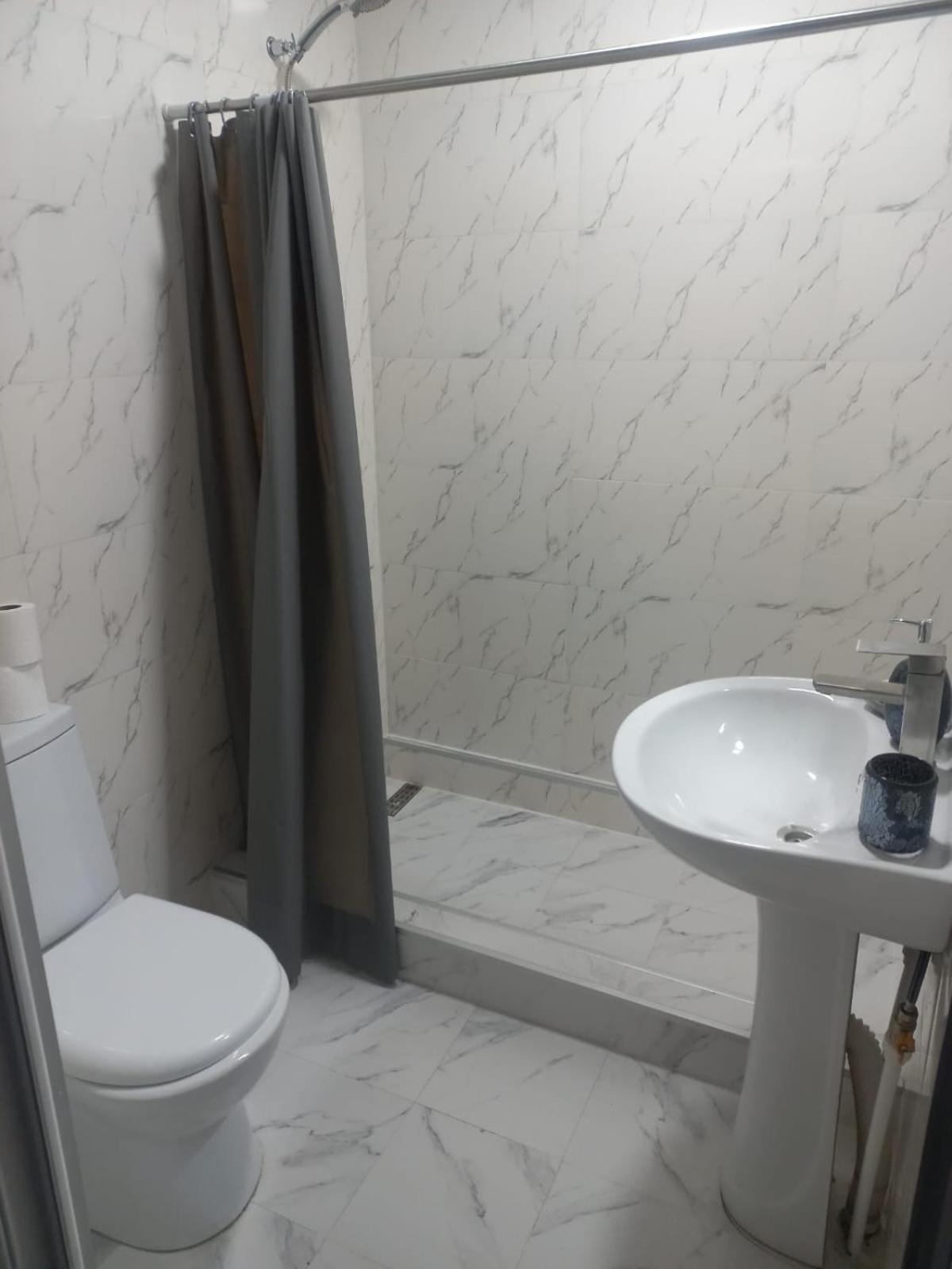 Ira & Vaso'S Guest House Borjomipark Bagian luar foto